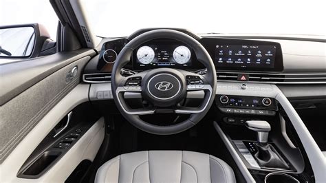 Elantra 2024 Interior - Gisele Trista