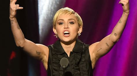 Miley Cyrus Shows Off Her Long Armpit Hair: Photos