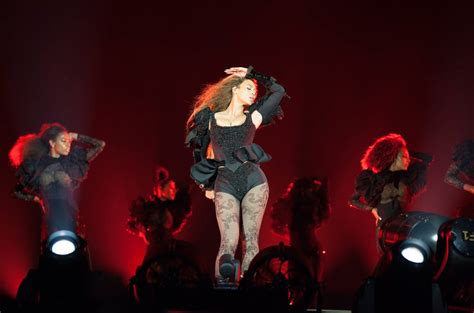 Beyonce Formation Tour Pictures | POPSUGAR Celebrity Photo 52