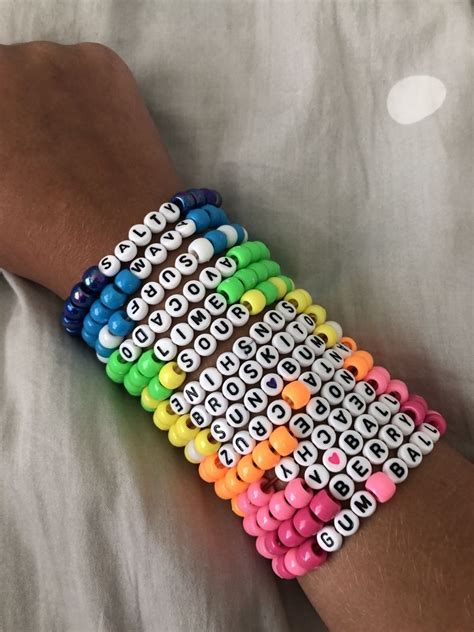 F//@kenbeenthat | Pony bead bracelets, Friendship bracelets with beads, Making bracelets with beads