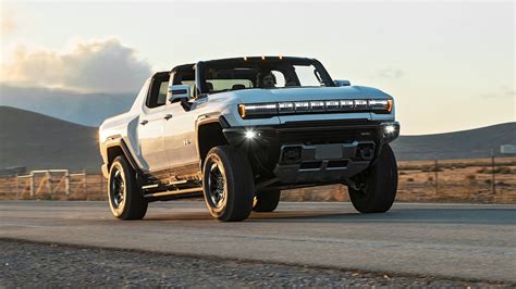 2022 GMC Hummer EV Pickup Pros and Cons Review: A Wild, Wild Ride