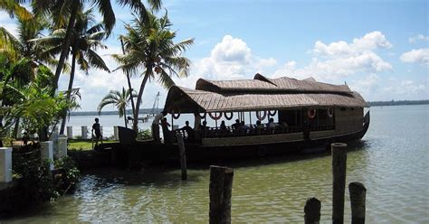 Ashtamudi Lake, Kerala on Trippin