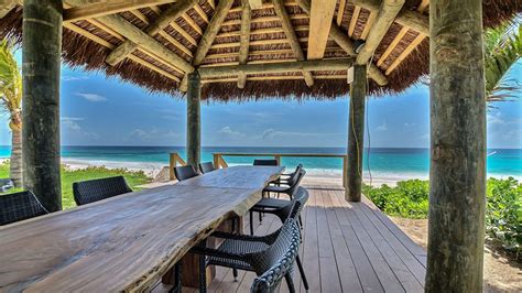 Tiki Hut | La Palmeraie Oceanfront villa rental Tiki Hut