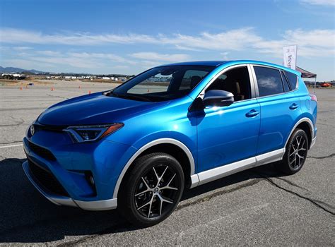 First Drive Review: 2016 Toyota RAV4 Hybrid and RAV4 SE - 95 Octane