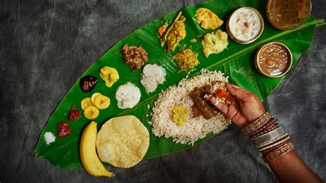 The Rules For Eating With Your Hands In India, Africa, And The Middle East