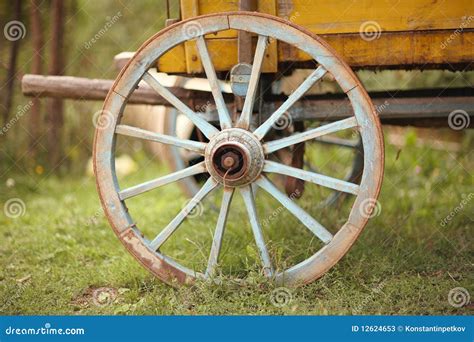 Cart wheel stock image. Image of grass, abandon, farmer - 12624653