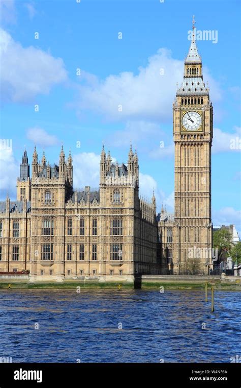 Big Ben tower in London. Famous English landmark Stock Photo - Alamy