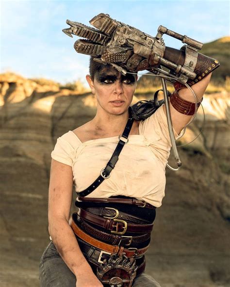 Best Mad Max Cosplay Showcase - Trilogy & Fury Road - Go Go Cosplay | Mad max cosplay, Mad max ...