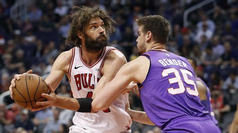 Robin Lopez sparks early surge and Bulls roll past Suns