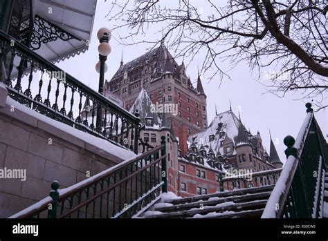 Quebec chateau frontenac winter hi-res stock photography and images - Alamy