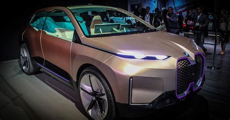 Otherworldly BMW Vision iNEXT makes public premiere in LA