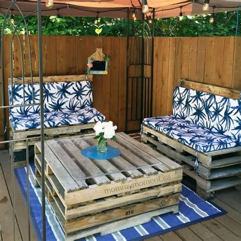 PATIO FURNITURE PALLET PROJECT | Mommy Moment