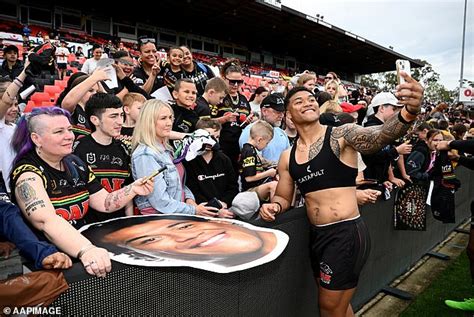 Hardcore Penrith Panthers fans pack out open training session ahead of 2022 NRL grand final ...