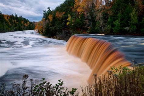 Tahquamenon Falls - Upper Peninsula, Michigan - Tripcarta