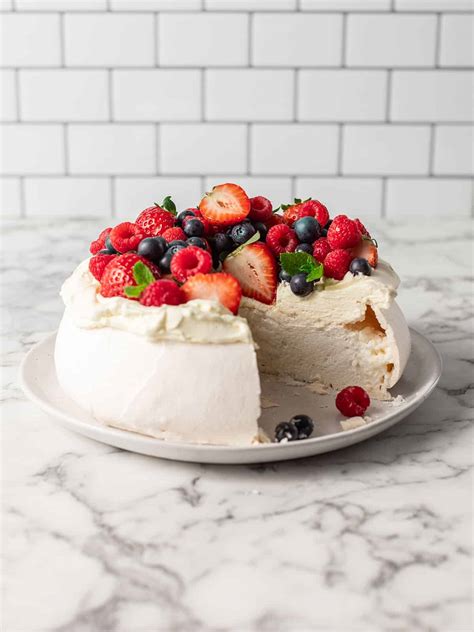 Pavlova Recipe (Fool Proof) - The Scranline