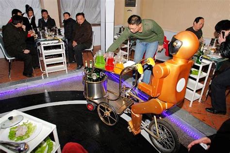 robot-waiter-restaurant-Dalu Robot. Dalu Robot is a unique restaurant where patrons are waited ...