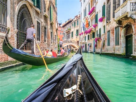 Hiring a Gondola in Venice: What You Need to Know - City Wonders