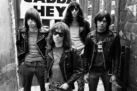 123 ROCK | Ramones | Joey Ramone (Jeffrey Hyman) (chant), Johnny Ramone (Guitare), Dee Dee ...