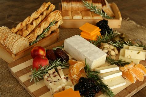 50 Things To Have On Your Thanksgiving Cheese Platter | It's a Lovely Life!