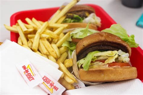 The 9 Healthiest Fast Food Burgers, Ranked