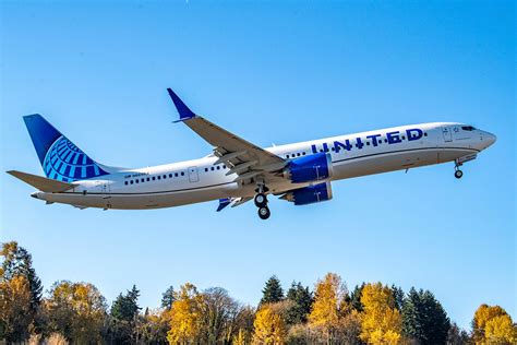 Primer Boeing 737 MAX 10 de United Airlines realiza vuelo de prueba ...