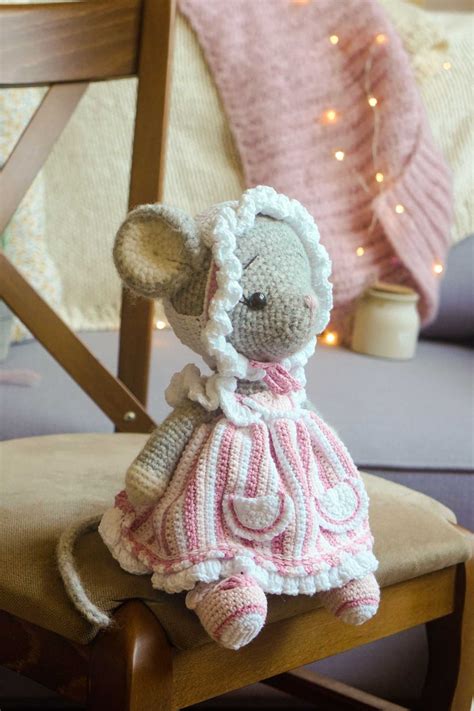 Crochet Clothes Pattern - Easter Mouse