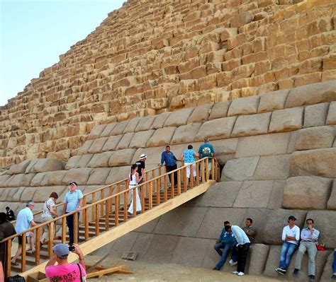 Pyramids of Giza Facts | Britannica