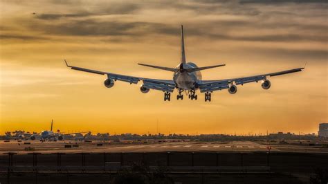 Boeing 747 Landing at sunrise by ROGUE-RATTLESNAKE on DeviantArt