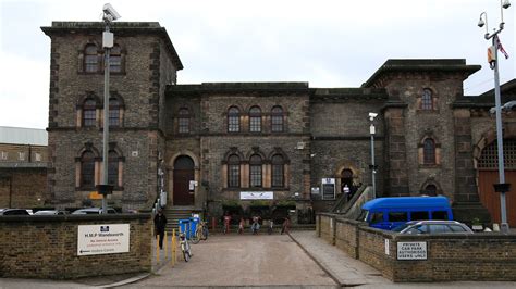 Wandsworth Prison replaces all its locks and keys 'over fears inmates ...