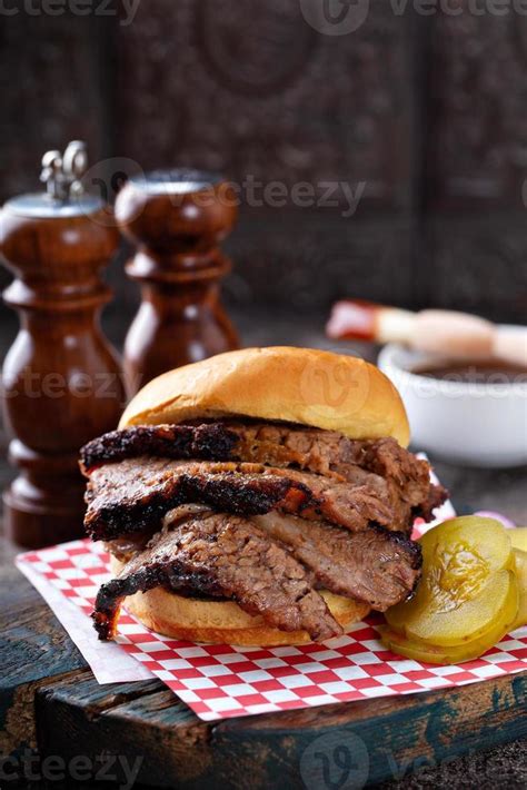 Smoked beef brisket sandwich 15945037 Stock Photo at Vecteezy