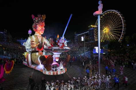 Carnival parade celebrate pop culture, Olympics coming | Borneo ...