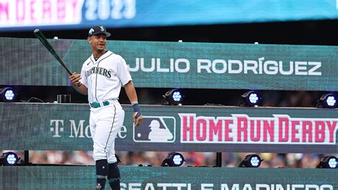 'Showman' Julio Rodríguez gave show Seattle Mariners fans needed