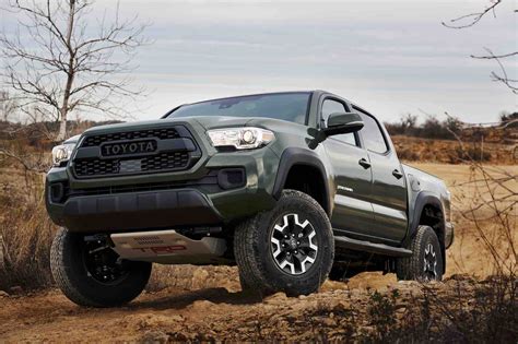 Nissan Frontier vs. Toyota Tacoma: Which Truck Is More Reliable?