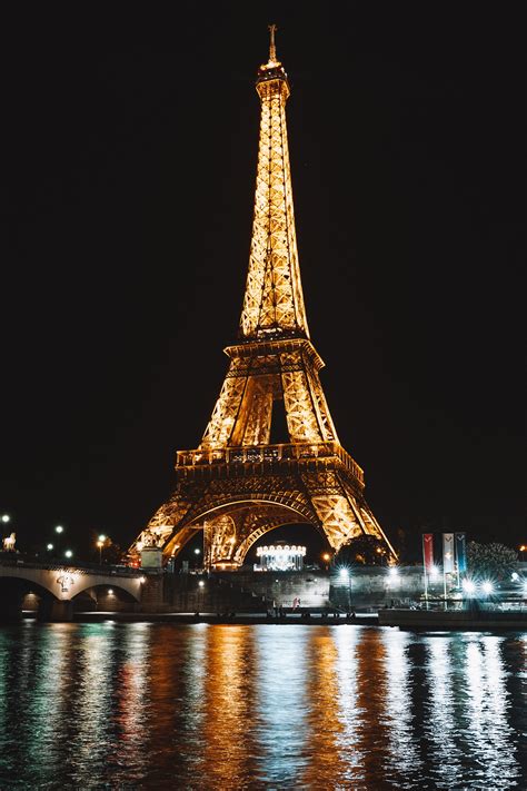 eiffel tower night pic Photo of eiffel tower during night · free stock photo - Dark Images