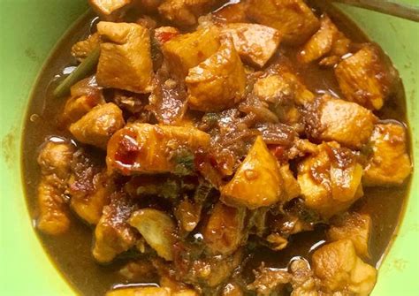 Resep Semur ayam pedas oleh Sinta Dewi Andriani - Cookpad