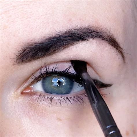 How To Apply Eyeliner To Hooded Eyes - Hooded Winged Liner Recommendation Lushmakeupideass ...