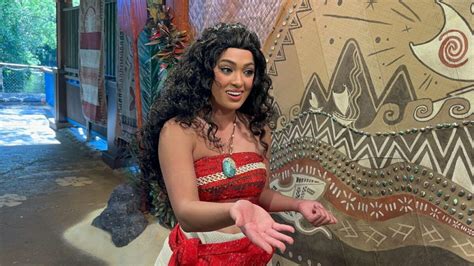 PHOTOS, VIDEO: Moana Meet and Greet Debuts at Disney's Animal Kingdom ...