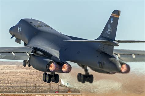 10 Reasons the B-1B Lancer is BADASS | Fighter Sweep