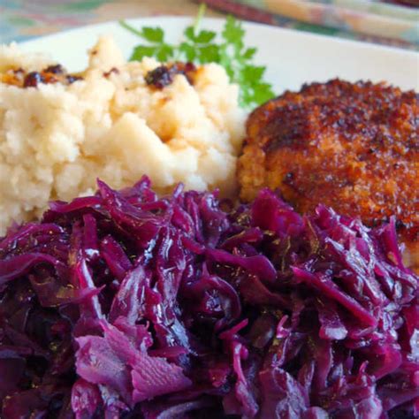 Traditional German Red Cabbage – Oma's Rotkohl.