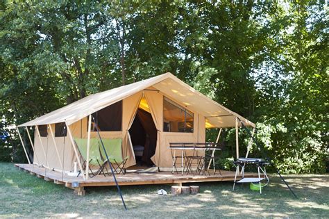 The Classic IV Wood & Canvas Tent 1 at Huttopia Saumur - Glampingly (7278)