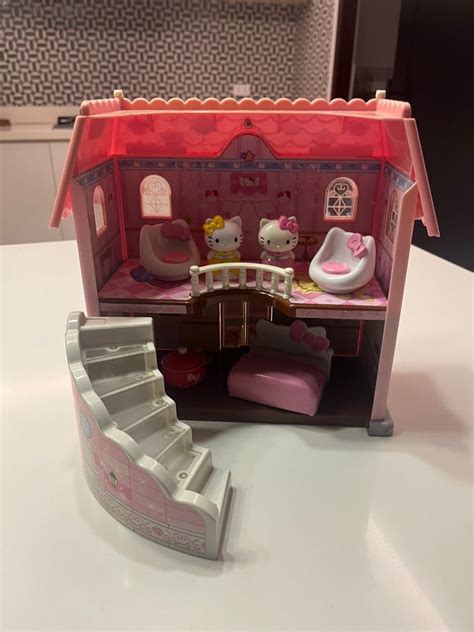 Hello Kitty playhouse on Carousell