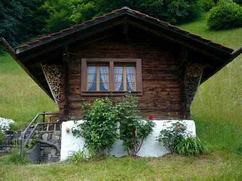 Lungern-Schönbüel - traditional Swiss Chalet | Небольшие домики, Домики, План маленького дома