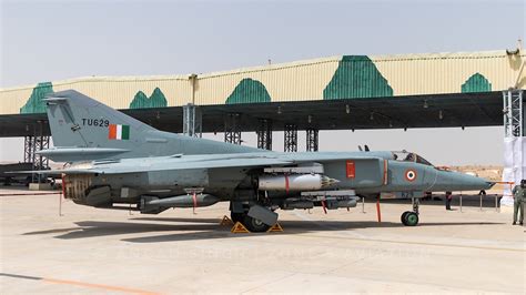 MiG-27 (now retired) of the Indian Air Force [1680x945] : r/MilitaryPorn