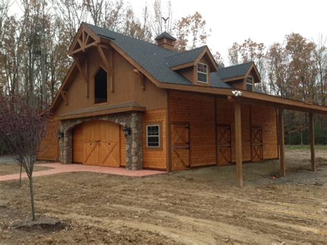 Custom Wooden Barns | We Build Barns