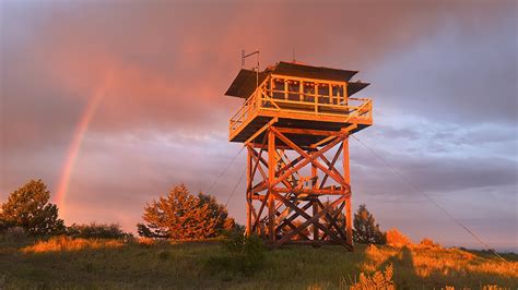 What it's like living and working in a fire lookout tower - Marketplace