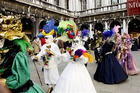 The 9 Biggest, Boldest Mardi Gras Celebrations Around the World ...