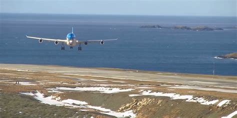 Amazing @Airbus A340 crosswind landing at Ushuaia Airport | Scoopnest