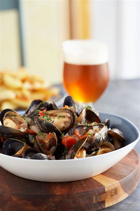 Moules Marinieres (Sailor-Style Mussels) Recipe | Edible Rhody