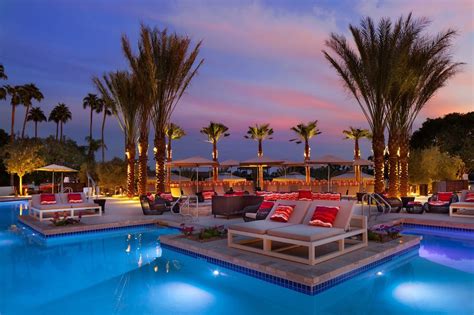 Book The Phoenician, a Luxury Collection Resort, Scottsdale in Scottsdale | Hotels.com