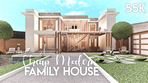 Bloxburg Family House 80K : I love building bloxburg houses!